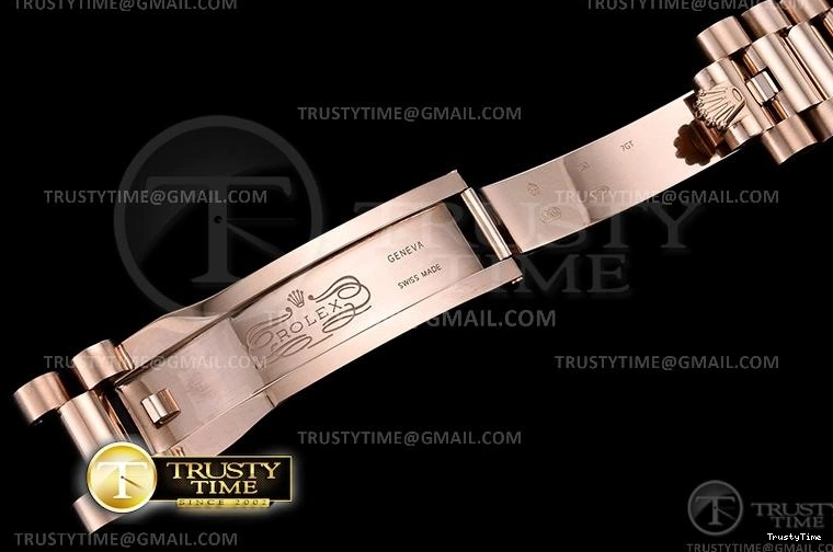 0520 RDD0219J – DayDate 36mm FreshLook 697